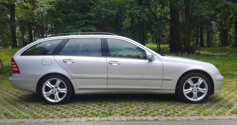 Mercedes-Benz Klasa C cena 12800 przebieg: 311000, rok produkcji 2005 z Kłodzko małe 562